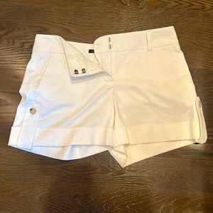 Women’s theory white Cotten shorts size 4